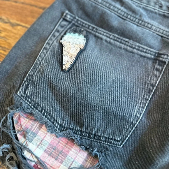 Zara Trafaluc Black Ripped Evil Eye, Palm, Ice Cream Patch Shorts size 8/40 1086 - Picture 10 of 12